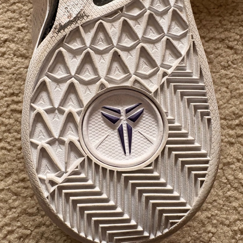 Kobe 8 Protro Lakers Home size 11.5 - Picture 6 of 7